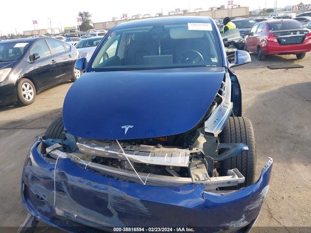 Tesla Model Y Long Range Dual Motor All-wheel Drive 2020 5YJYGDEE7LF025204 Image 6