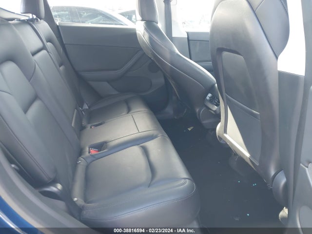 Tesla Model Y Long Range Dual Motor All-wheel Drive 2020 5YJYGDEE7LF025204 Image 7