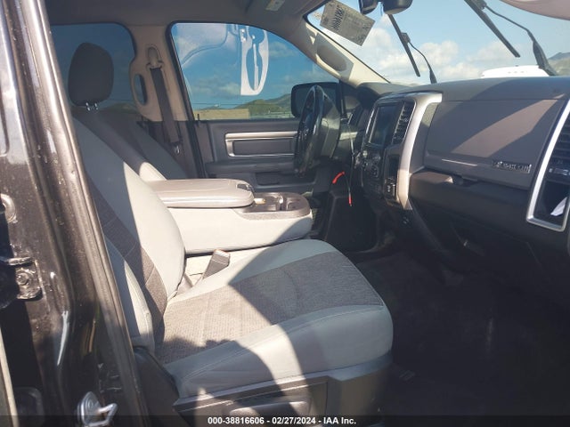 3C6RR6LT7HG773827 RAM 1500 Big Horn  4x2 5'7 Box