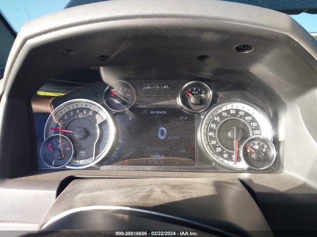3C6RR6LT7HG773827 RAM 1500 Big Horn  4x2 5'7 Box