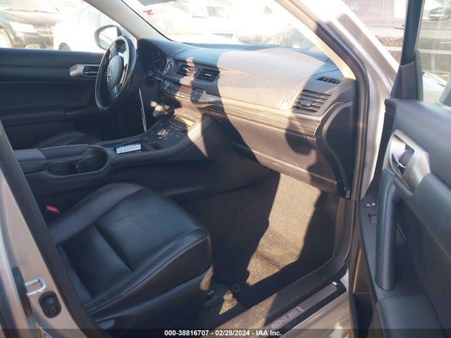Lexus CT 200H 2016 JTHKD5BH4G2272917 Image 5