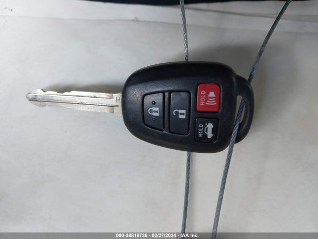 Toyota COROLLA SE 2017 5YFBURHE1HP586002 Image 11