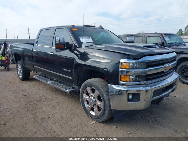 2018 1GC1KWEY4JF131995 main image