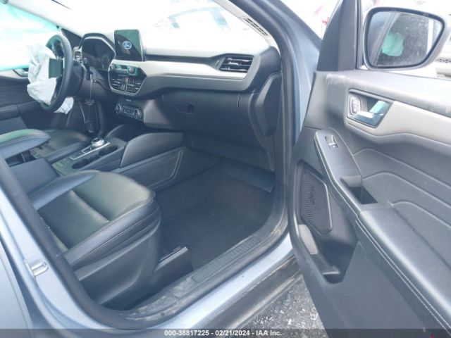 1FMCU0H65NUB21676 Ford ESCAPE SEL