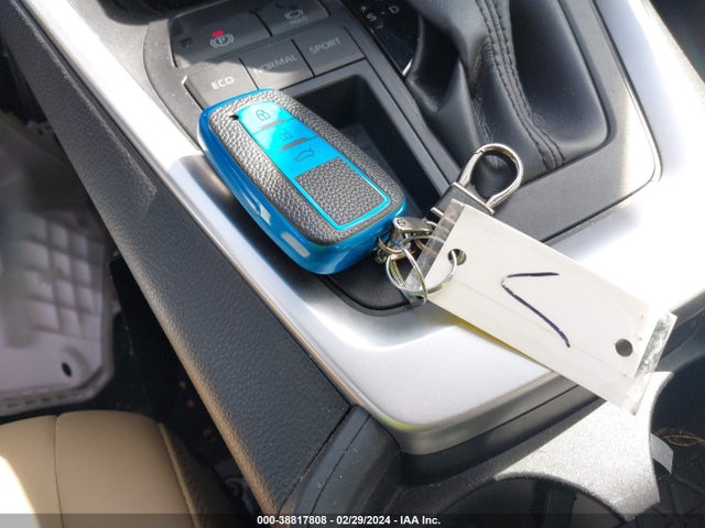 Toyota Rav4 Xle Premium 2019 JTMC1RFV0KD021251 Image 11