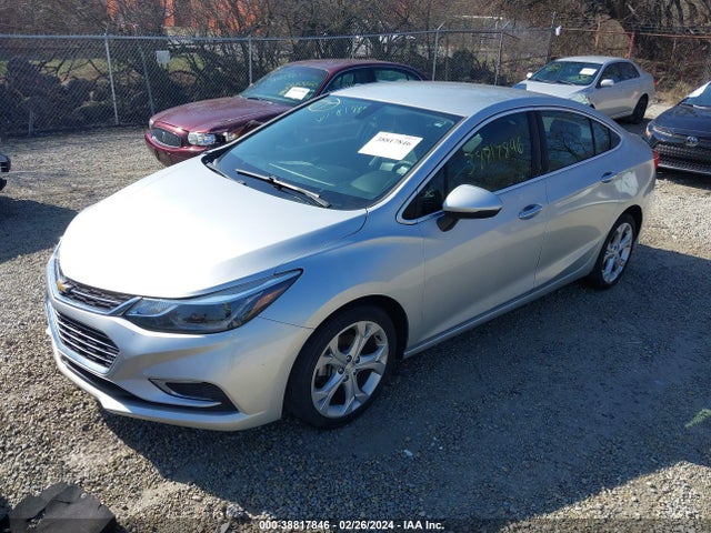 Chevrolet Cruze Premier Auto 2018 1G1BF5SMXJ7197488 Image 2