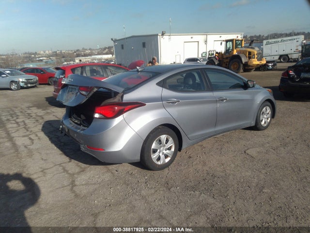 Hyundai ELANTRA SE 2016 5NPDH4AEXGH741524 Image 4