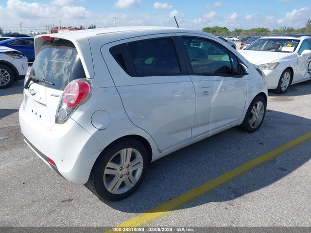 Chevrolet Spark 1lt Auto 2014 KL8CD6S93EC413321 Image 4