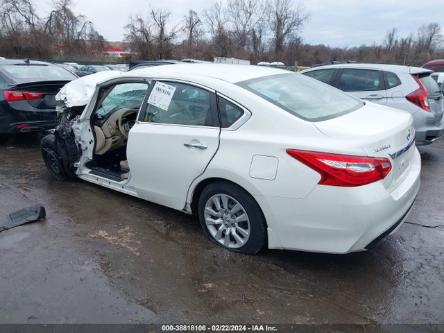Nissan Altima 2.5 S 2017 1N4AL3AP1HC215895 Image 3