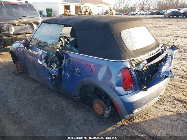 2006 MINI COOPER S WMWRH33596TF89971 Photo 2