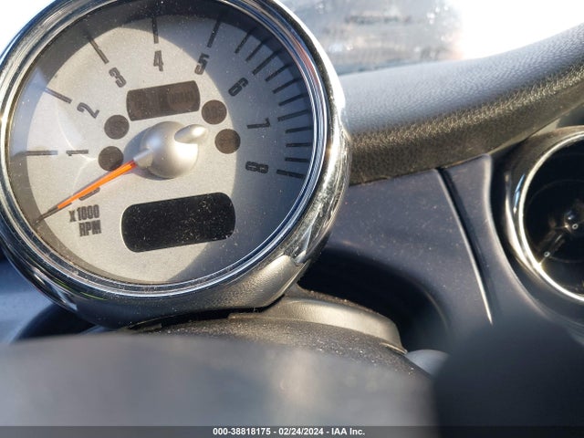 2006 MINI COOPER S WMWRH33596TF89971 Photo 6