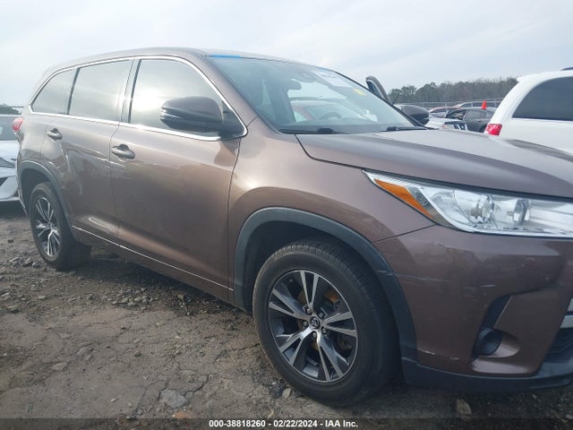 Toyota Highlander Le 2017 5TDZARFH8HS025064 Image 14