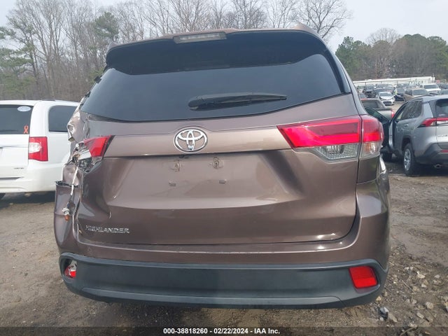 Toyota Highlander Le 2017 5TDZARFH8HS025064 Image 17
