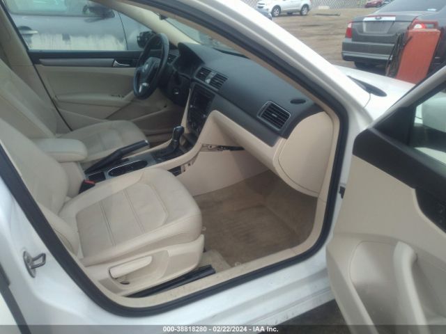 1VWBN7A34EC024560 Volkswagen Passat 2.0l Tdi Se