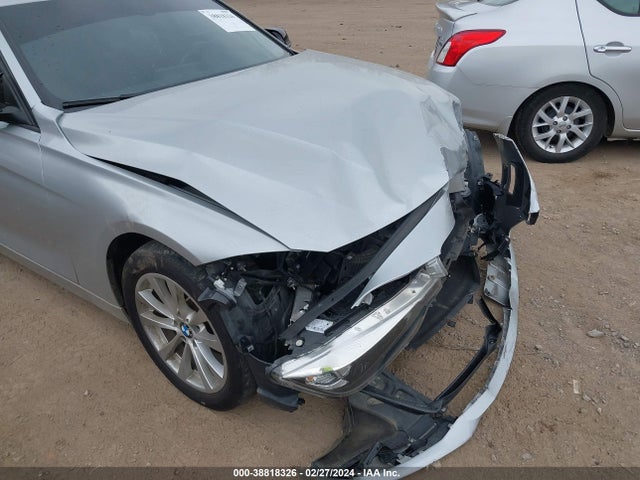 BMW 320i Xdrive 2016 WBA8E5G55GNU21631 Image 12