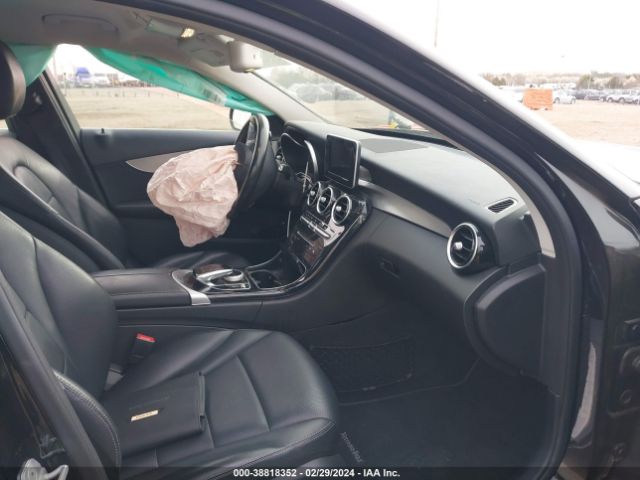 55SWF4JB5GU106759 Mercedes-Benz C 300 Luxury/sport