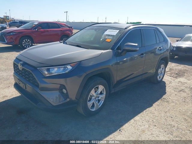 Toyota Rav4 Xle 2021 JTMW1RFV6MJ022728 Image 2