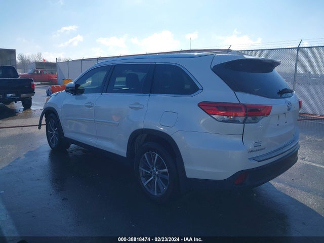 Toyota Highlander Xle 2019 5TDJZRFH0KS575369 Image 3