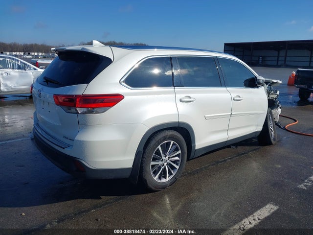 Toyota Highlander Xle 2019 5TDJZRFH0KS575369 Image 4