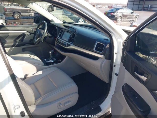 Toyota Highlander Xle 2019 5TDJZRFH0KS575369 Image 5