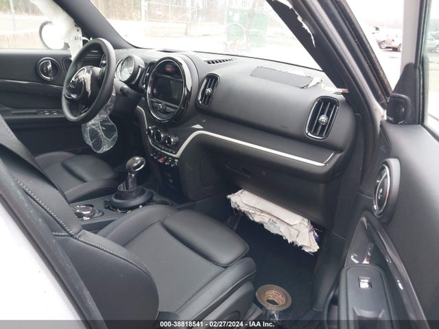 2018 MINI COUNTRYMAN WMZYT5C32J3E60714 Photo 4