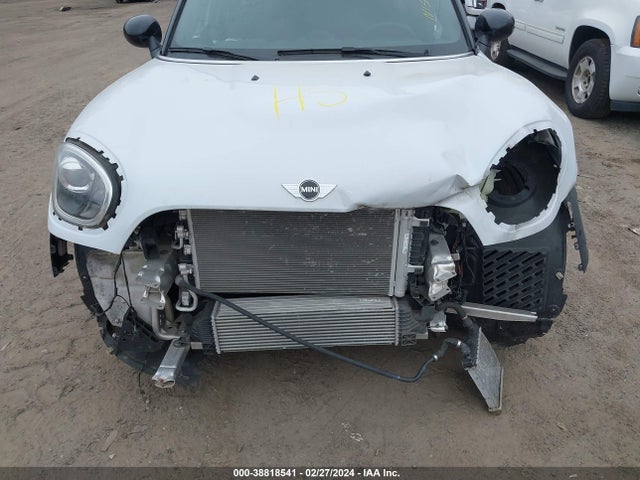 2018 MINI COUNTRYMAN WMZYT5C32J3E60714 Photo 5