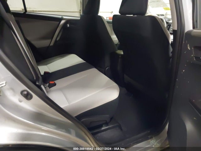 Toyota Rav4 Xle 2018 2T3RFREV5JW755009 Image 8