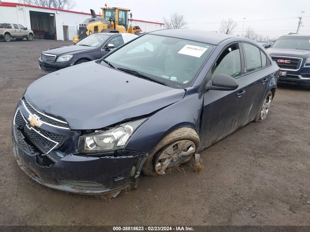 Chevrolet Cruze Ls Auto 2014 1G1PA5SH9E7343408 Image 2