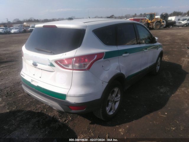 1FMCU9GX1EUD18231 Ford ESCAPE SE