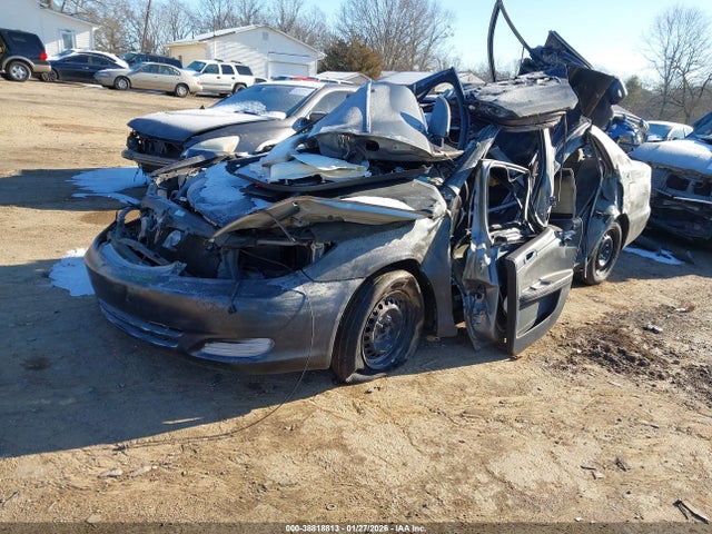 38818813 :رقم المزاد ، 4T1BE30K04U833935 vin ، 2004 Toyota Camry Le/xle/se مزاد بيع