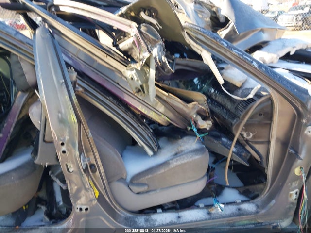 38818813 :رقم المزاد ، 4T1BE30K04U833935 vin ، 2004 Toyota Camry Le/xle/se مزاد بيع