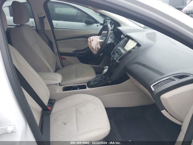 Ford FOCUS ELECTRIC 2017 1FADP3R4XHL224395 Image 5