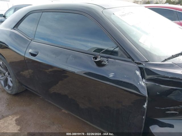 2C3CDZAG7JH309970 Dodge Challenger Sxt Plus