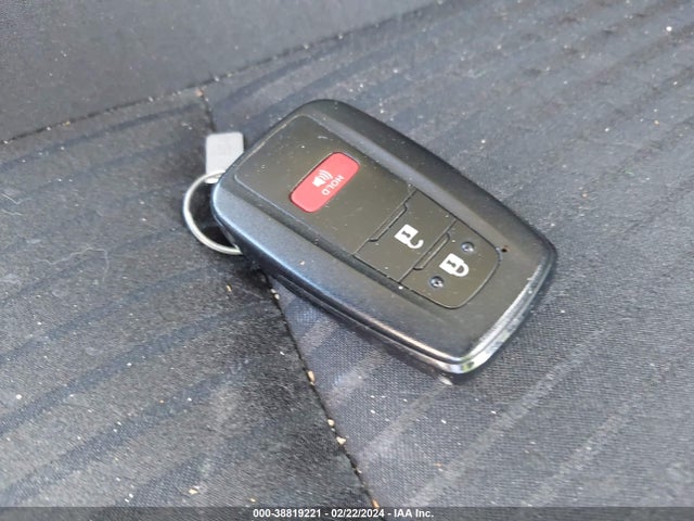 Toyota Prius Two 2018 JTDKBRFU3J3064860 Image 11