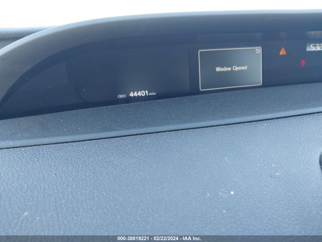 Toyota Prius Two 2018 JTDKBRFU3J3064860 Image 15