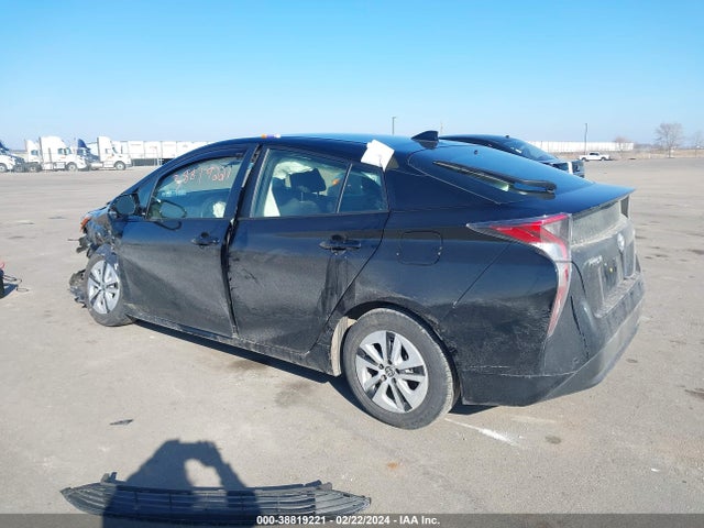 Toyota Prius Two 2018 JTDKBRFU3J3064860 Image 3
