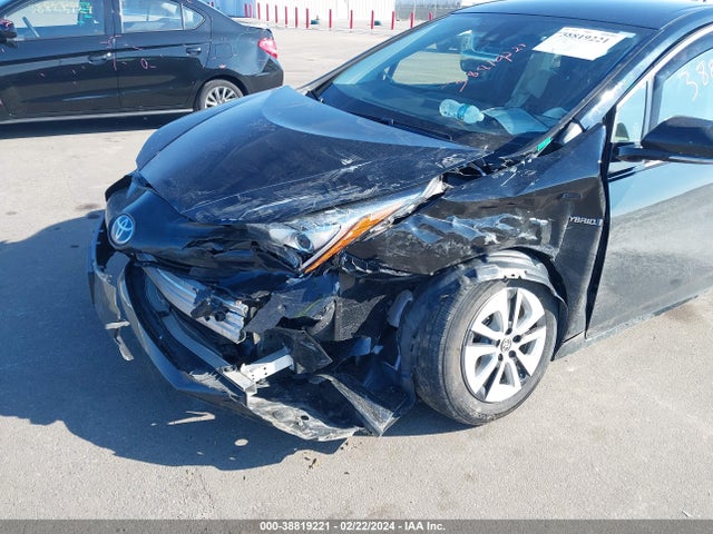 Toyota Prius Two 2018 JTDKBRFU3J3064860 Image 6