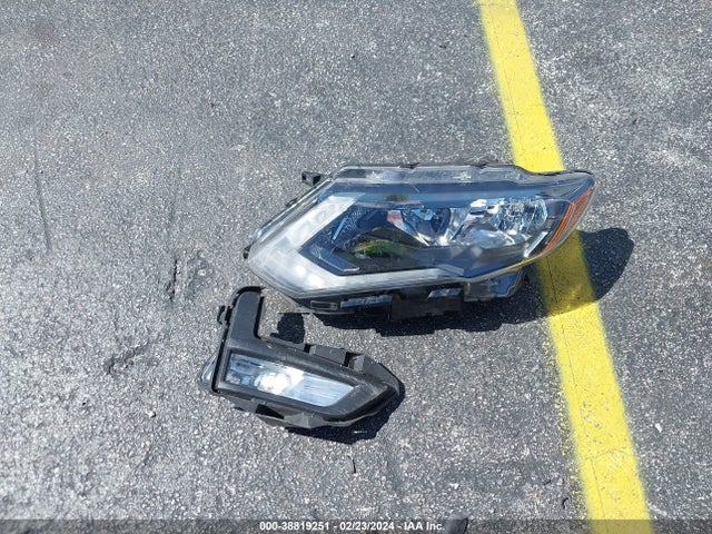 Nissan ROGUE SV 2019 5N1AT2MTXKC726201 Image 12