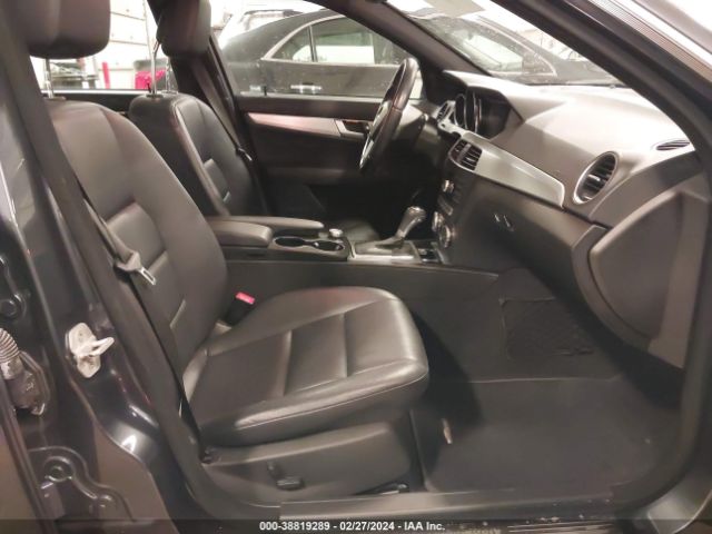 WDDGF8AB8EA911180 Mercedes-Benz C 300 Luxury 4matic/sport 4matic