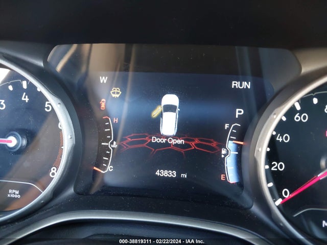 3C4NJCEB5MT560068 Jeep Compass 80th Anniversary Fwd
