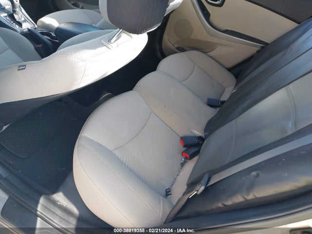 2015 HYUNDAI ELANTRA SE VIN: 5NPDH4AE2FH646941