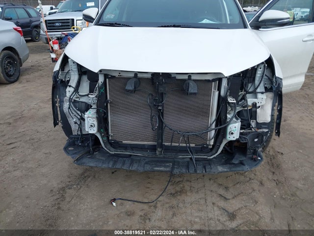 Toyota Highlander Le 2018 5TDBZRFH7JS811180 Image 6