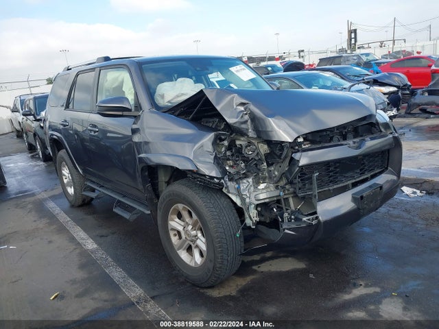 Toyota 4RUNNER SR5 2020 JTEZU5JRXL5225633 Image 1