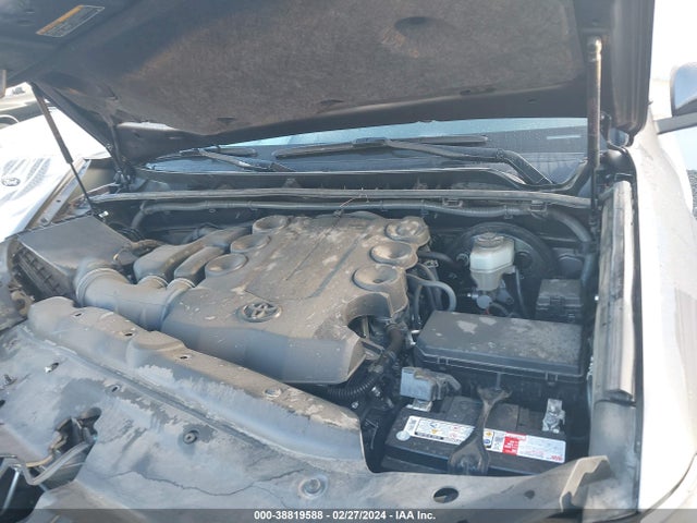 Toyota 4RUNNER SR5 2020 JTEZU5JRXL5225633 Image 10