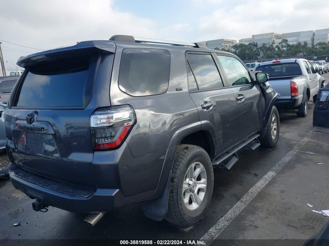 Toyota 4RUNNER SR5 2020 JTEZU5JRXL5225633 Image 4