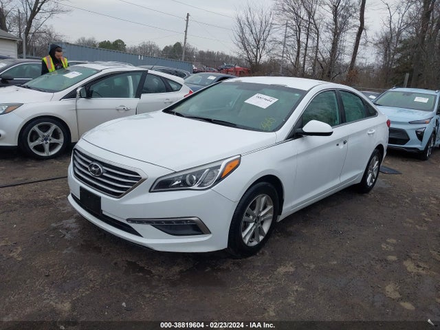 Hyundai SONATA SE 2015 5NPE24AF5FH146724 Image 2