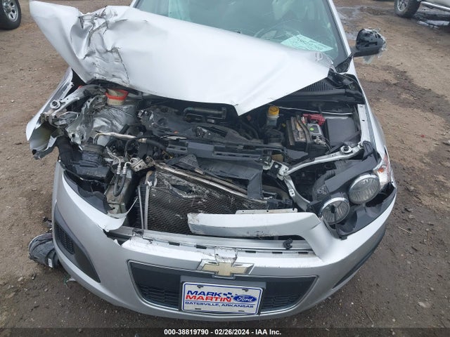 Chevrolet SONIC LT 2015 1G1JC5SH9F4153871 Image 10
