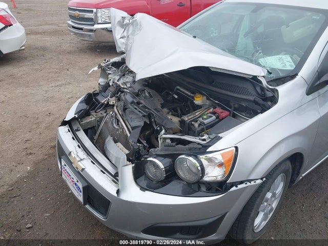 Chevrolet SONIC LT 2015 1G1JC5SH9F4153871 Image 17