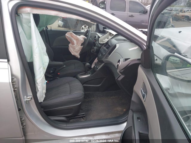 Chevrolet SONIC LT 2015 1G1JC5SH9F4153871 Image 5