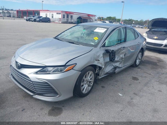 Toyota CAMRY LE 2022 4T1C11AK8NU035123 Image 2